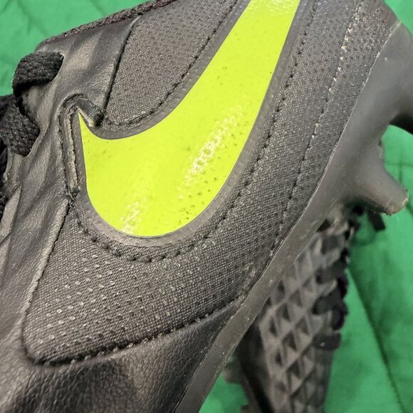 Nike Tiempo Toddler 10C Black Soccer Cleats - Picture 7 of 9
